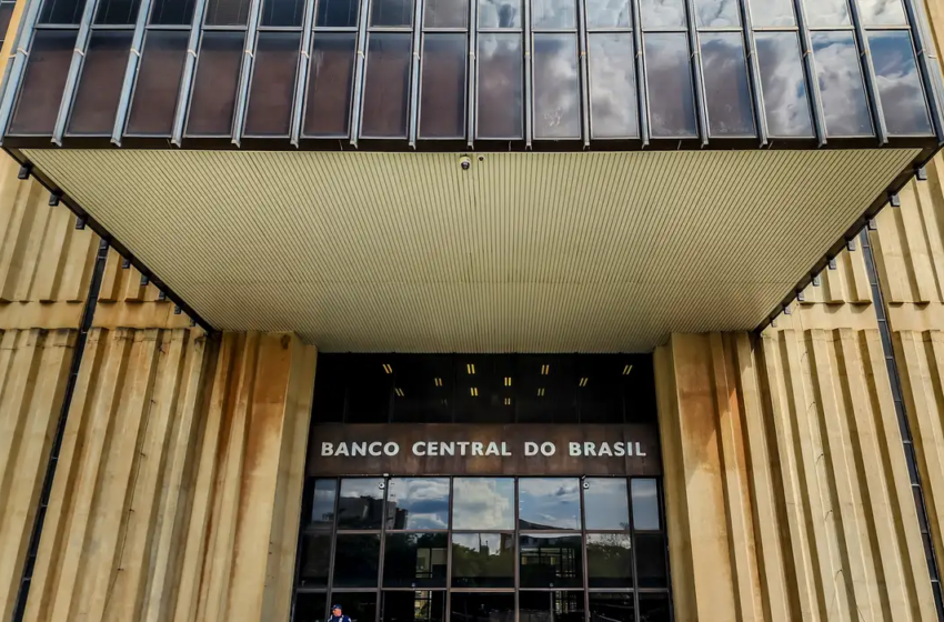  Copom aumenta taxa de juros básicos da economia para 12,25% ao ano