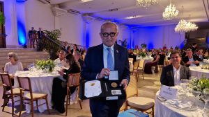  Prefeito Cícero recebe medalha nacional por consolidação da Previdência Municipal de João Pessoa; veja fotos e vídeos