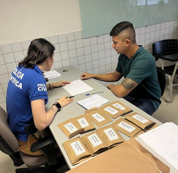  NA ACADEPOL: Novos policiais recebem armas, munições, coletes e algemas