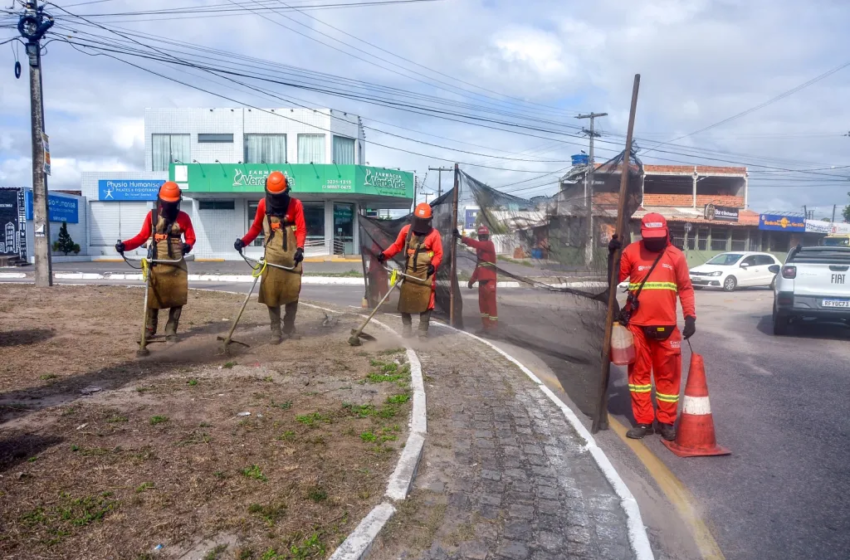  Emlur realiza roçagem e capinação em 16 bairros nesta semana