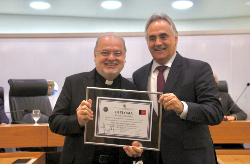  Propositura de Luciano Cartaxo, Padre Luiz Junior recebe título de cidadão paraibano