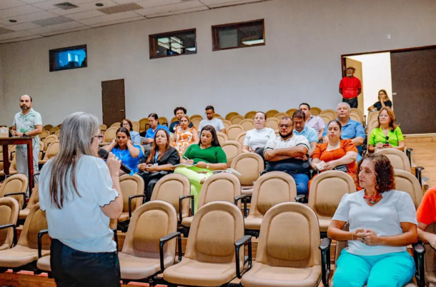  Secretaria de Educação realiza reunião com conselheiros tutelares para tratar de matrículas e planejamento do ano letivo de 2025