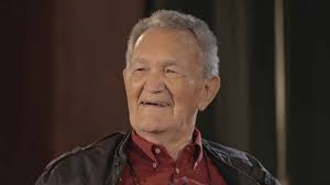  Morre Léo Batista, a voz marcante da televisão brasileira