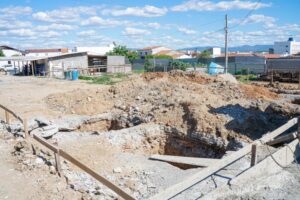  Em Patos, Lucas Ribeiro inspeciona obras de construção do Hospital de Trauma e de reforma em unidades de saúde; veja fotos