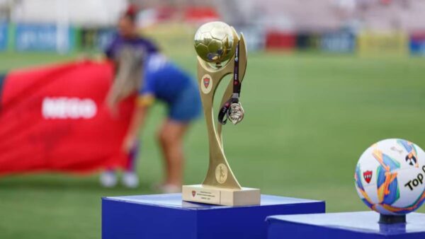  Sousa receberá novo troféu após o original quebrar durante comemoração