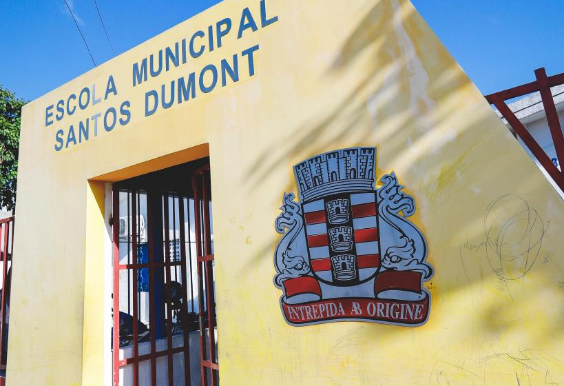  Cícero Lucena investe na construção de nova quadra poliesportiva na Escola Santos Dumont, no Varadouro