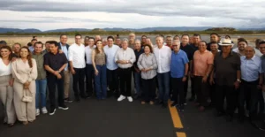  Cícero Lucena destaca potencial de desenvolvimento do Sertão durante inauguração da nova pista do Aeroporto de Patos