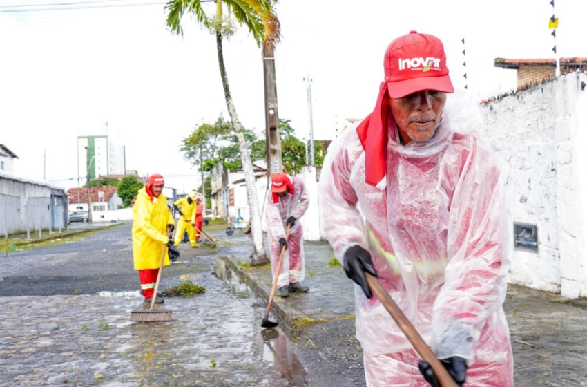  Emlur realiza serviços de roço e capinação em 18 bairros de João Pessoa