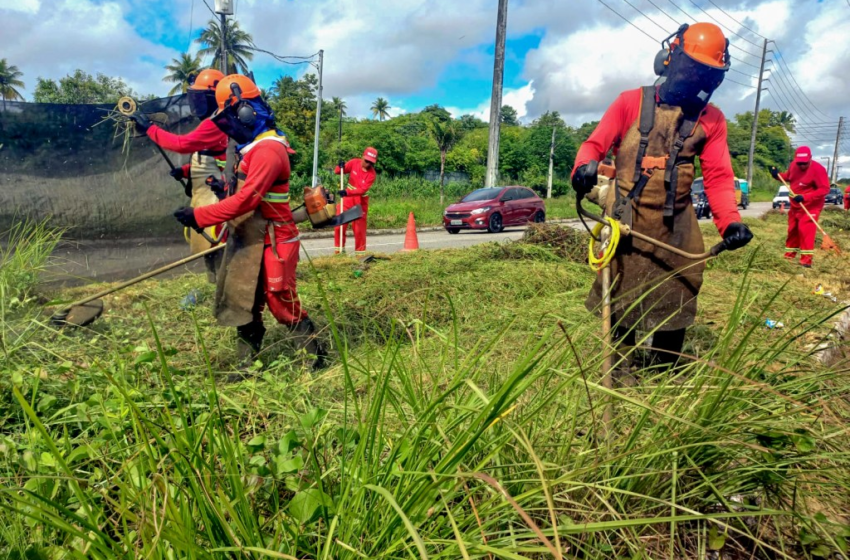  Emlur intensifica limpeza urbana com roço e capinação em 17 bairros de João Pessoa