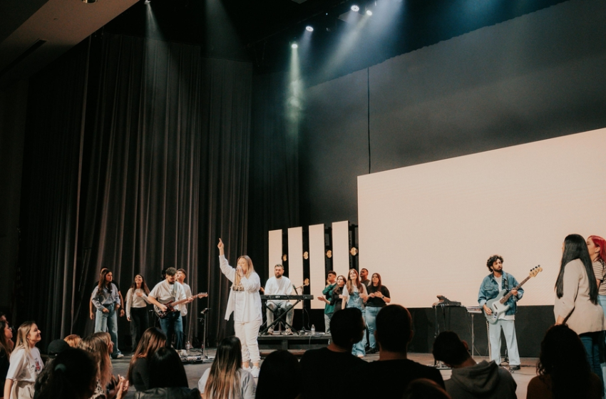  Thamires Garcia e Ministério Aproxime-se lançam “Em Aliança”