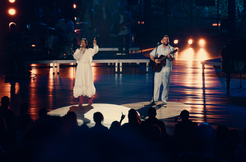 Julia Vitória e Marcelo Markes lançam canção “Vamos Cantar”