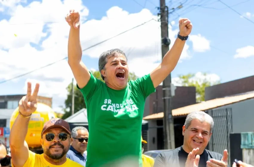 Flávio Bolsonaro manda recado a Efraim Filho durante mobilização em Campina Grande